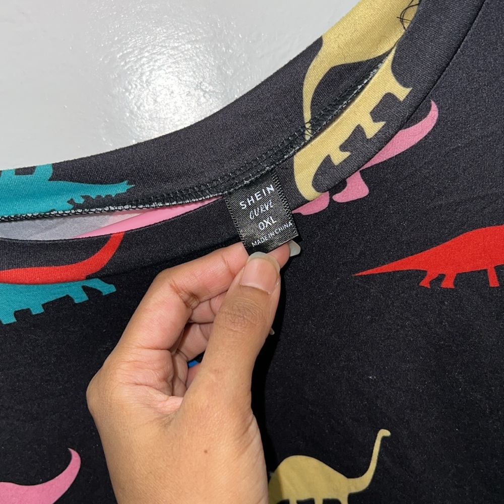 Plus Size Curve Dinosaur Printed Tee 0xl Nwot - image 3